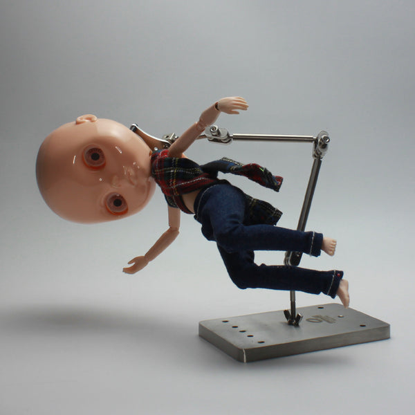 ROB-10 Blythe Doll holder for stop motion